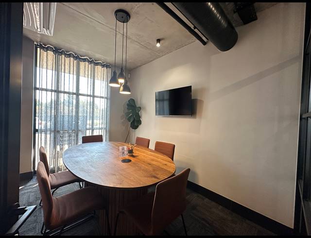 23M² OFFICE TO LET IN ROOIHUISKRAAL NORTH
